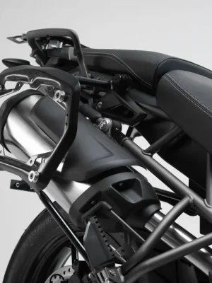 SW-Motech Adventure Set TRAX ADV Schwarz. Triumph Tiger 800 Modelle (10-). Günstig