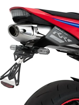 Super-Preis Barracuda Kennzeichenhalter Ohne Rückstrahler & Kennzeichenleuchte zur Verwendung mit originalen Blinkern passend für Honda CBR 600 RR - Modelle (2024)