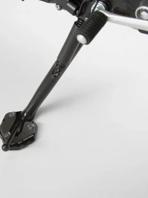 Letzte Chance SW-Motech Seitenständerfuß-Verbreiterung Schwarz/Silbern. Yamaha MT-09 Tracer, XSR900/Abar.